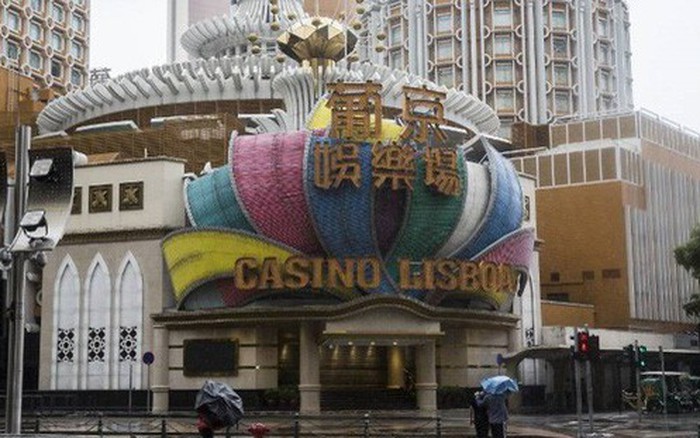 Sòng bạc Macau đóng cửa khi bão đổ bộ